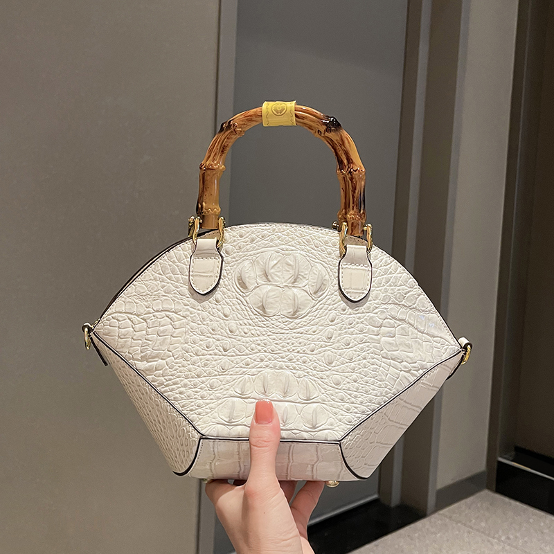 Women Bags Discount - Bolso de mano de bambú para